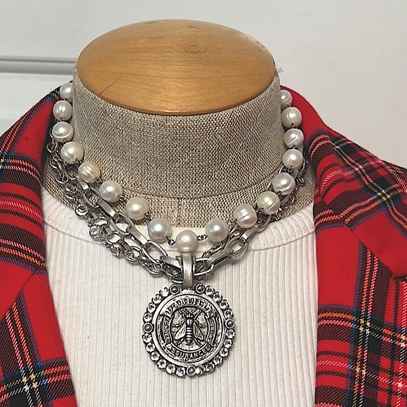 Custom French Kande Multi-Strand Necklace w/Crystal Bezel & Abeille Medallion - Picture 4 of 6
